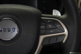 2015款大切诺基3.0TD自动柴油舒享导航版