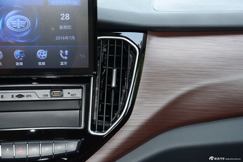 2016款森雅R7 1.6L手动尊贵型