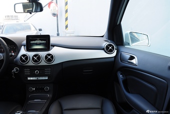 2015款奔驰B级B200时尚型