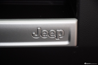 2015款指南者2.4L自动四驱舒适版