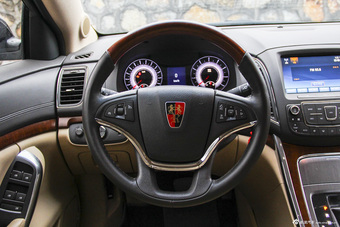 2015款荣威950 1.8T自动精英版