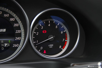 2015款奔驰E200L 2.0T自动