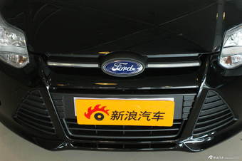 2012款福克斯三厢