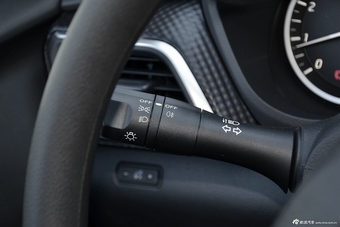 2016款蓝鸟1.6L自动智炫版