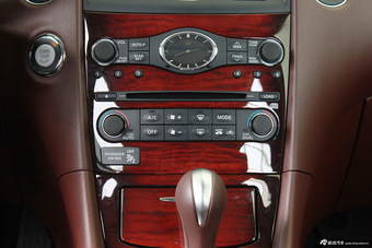 2013款英菲尼迪QX50到店实拍