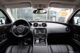 2015款捷豹XJL80周年版