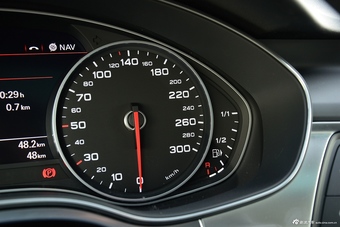 2016款奥迪A6L 3.0T自动45TFSI quattro运动型