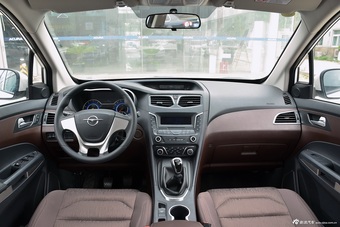 2016款海马V70 2.0L手动适·宜型 5座图片