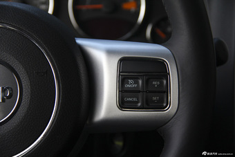 2014款指南者改款2.4L四驱豪华版