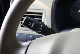 2013款途胜2.0L两驱手动时尚型