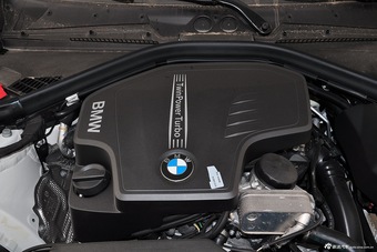 2014款宝马2系220i运动设计套装