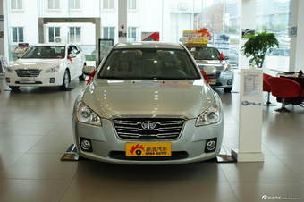 2012款奔腾B50 1.6L自动豪华型图片