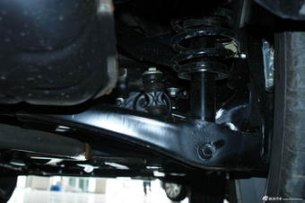 2013款指南者2.0L自动豪华版图片