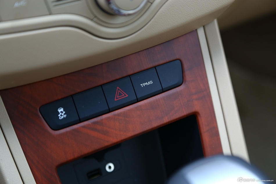 2014款荣威350 1.5T自动劲尚版