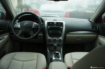 2012款奔腾B50 1.6L自动尊贵型图片