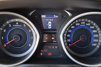 2016款朗动1.6L手动尊贵型