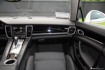 2014款保时捷Panamera 4 Executive 3.0T