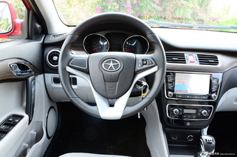 2014款和悦1.5L手动尊逸型实拍