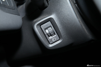 2013款东风雪铁龙C5 2.0L自动尊享型