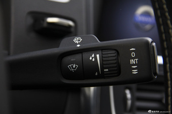 2015款沃尔沃S60 2.0T自动 T5个性运动版