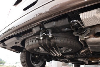 2016款凯路威2.0T自动四驱舒适版9座