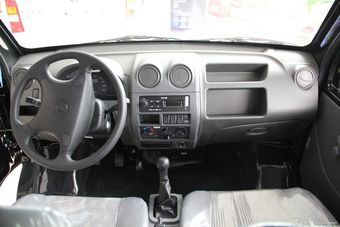 2012款小康V07S座椅空间