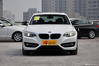 2014款宝马2系220i运动设计套装