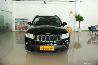 2013款指南者2.0L自动豪华版图片