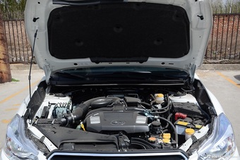 2016款斯巴鲁XV 2.0L自动舒适导航版图片