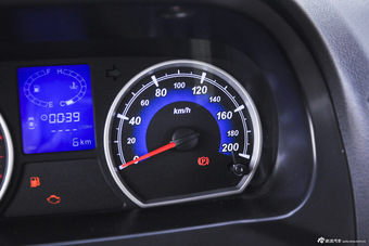 2015款开瑞K50 1.5L手动豪华型