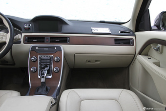 2015款沃尔沃S80L 2.0T自动 T5智雅版