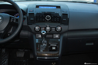 2015款马自达8到店实拍