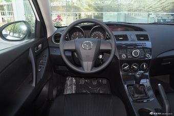 2015款马自达3星骋两厢1.6L手动舒适型