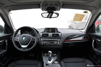 2014款宝马2系220i 2.0T自动运动设计套装图片