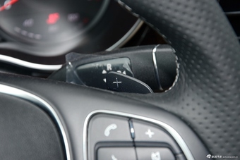 2016款奔驰V级 V260 2.0T自动尊贵加长版