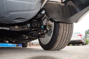 2015款雪铁龙C4L 1.6T自动尊贵版