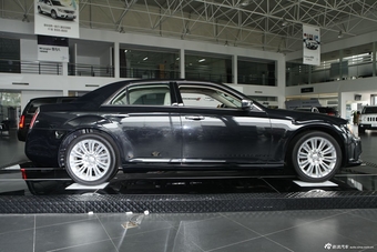 2013款克莱斯勒300C 3.6L自动尊享版