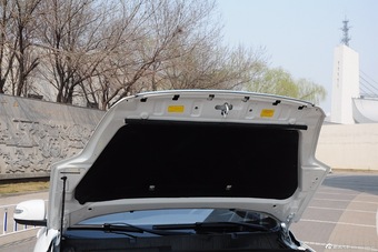 2015款吉利GX7 2.0L自动运动版尊贵型