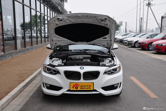 2014款宝马2系220i 2.0T自动领先型图片