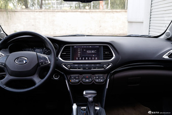 2015款传祺GS4 1.3T自动200T G-DCT尊贵版图片