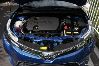 2014款雷凌1.8V CVT豪华版蓝色