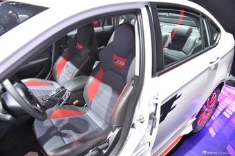 东南V5 plus摇滚版