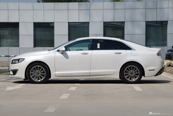 2017款林肯MKZ 2.0T自动尊享版