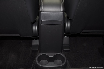 2015款指南者2.4L自动四驱舒适版