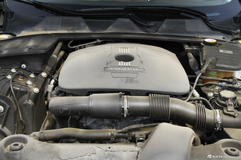 2015款捷豹XJL 2.0T两驱典雅商务版