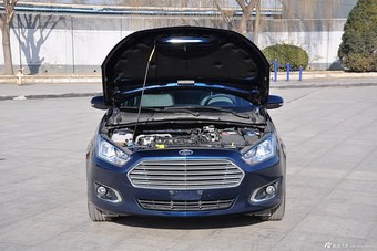 2015款福睿斯1.5L手动时尚型