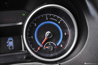 2015款骐铃T7 2.8T手动两驱舒适版标准轴距JE493ZLQ4CB