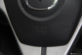 2015款睿翼轿跑2.0L自动豪华版