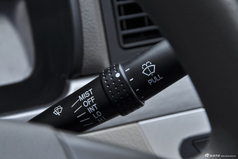 2012款力帆620 1.5L手动基本型