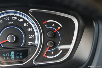 2015款海马S7 2.0L自动改款纵驰型